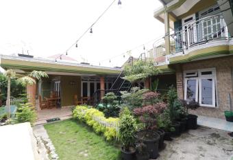 Waroeng Transit & Depary Homestay has Balcony rooms