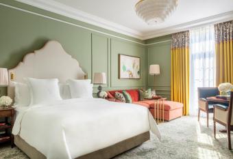 Four Seasons Hotel Hampshire allows 18 year olds to book a room