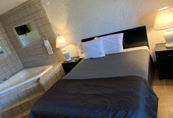 Motel 6 Hurricane, WV allows 18 year olds to book a room