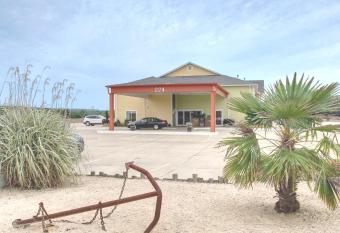 Quality Inn allows 18 year olds to book a room