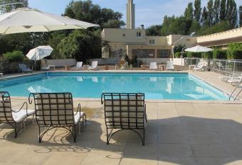 H  tel Acostel has Balcony rooms