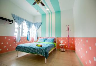 ICOLOR HOME & STAY CH1 has Balcony rooms