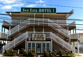 Sea Esta Motel 1 allows 18 year olds to book a room