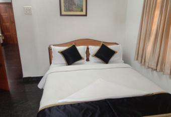 Rainbow House Luxury Rooms has Balcony rooms