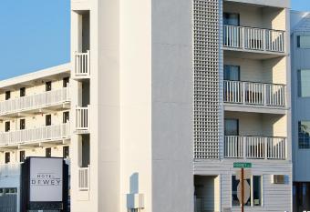 Hotel Dewey has Balcony rooms