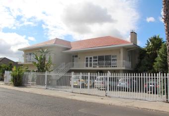 Fomo Lodge has Balcony rooms