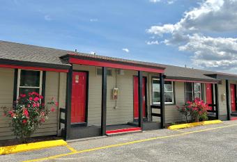Whistling Pines Motel- Daily and Extended Stay has Smoking rooms