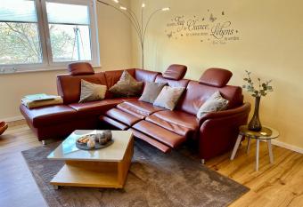 RheinWeinBoppard 2 - mit Rheinblick allows 18 year olds to book a room