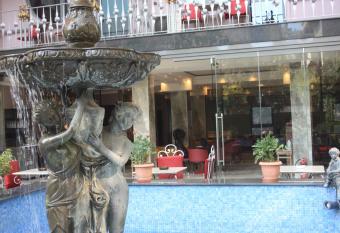 Hotel Elysee has Balcony rooms