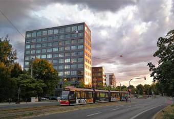 Central-Apt at Lake, CityCenter 5min, Fair 18min!!! has Balcony rooms