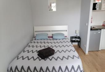 Immoappart allows 18 year olds to book a room