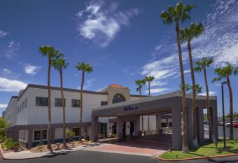 Hilton Phoenix Airport has Balcony rooms