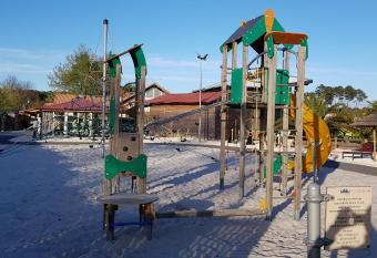 Mobil-home F  lix Ducournau allows 18 year olds to book a room