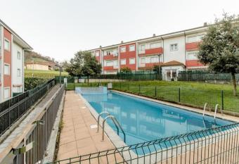 apartamento 2 hab - monta  a y playa allows 18 year olds to book a room