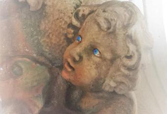 Angel Apartment has Balcony rooms