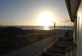 O melhor de dois mundos, praia e montanha! has Balcony rooms