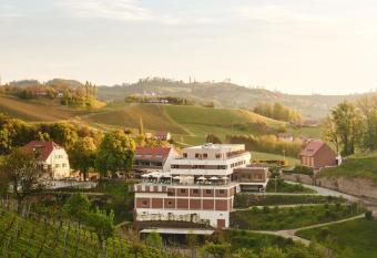 Landgut am P    nitzberg has Balcony rooms