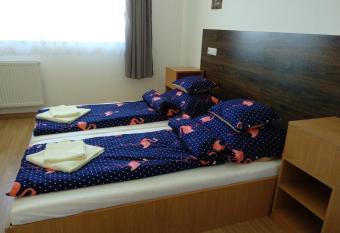 Acopark Vend  gh  z allows 18 year olds to book a room