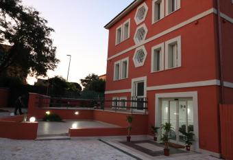 Palace Rome allows 18 year olds to book a room