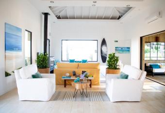 Casa Flor allows 18 year olds to book a room