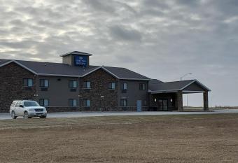 Boulders Inn and Suites by Cobblestone Hotels - Manchester allows 18 year olds to book a room