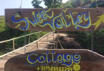 Sweet Valley Cottages has Balcony rooms