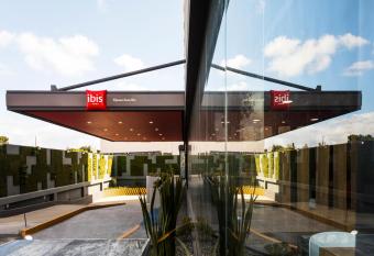 ibis Tijuana allows 18 year olds to book a room