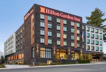 Hilton Garden Inn Seattle Airport allows 18 year olds to book a room
