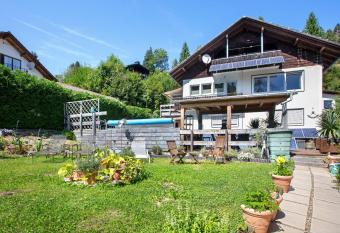 Villa Sonnenwinkel has Balcony rooms