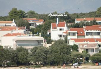 Apartments 2A has Balcony rooms