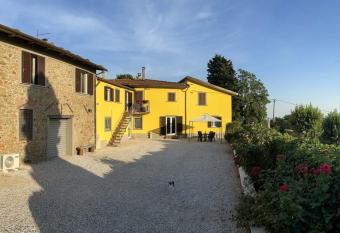 il Podere La Casina has Balcony rooms