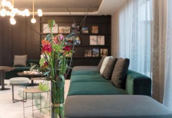 SOLLER Business Hotel - Munich Airport MUC allows 18 year olds to book a room