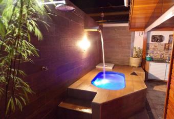 Chal   aconchegante em Brotas SP allows 18 year olds to book a room