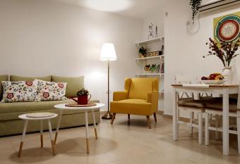 Tranquility in The Desert has Balcony rooms