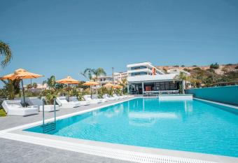 Mazoren Art Hotel has Balcony rooms