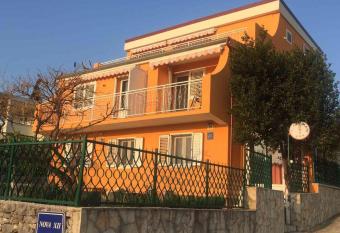 Apartments Toni has Balcony rooms