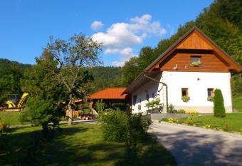 Doma  ija Vodnik & Apartments has Balcony rooms
