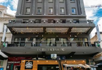 Hotel Richmond on Rundle Mall has Balcony rooms