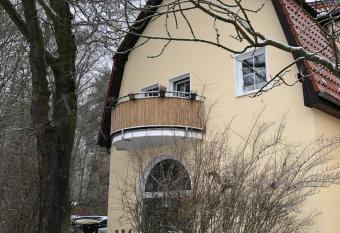 Ferienwohnung BadSaarowZentrum allows 18 year olds to book a room