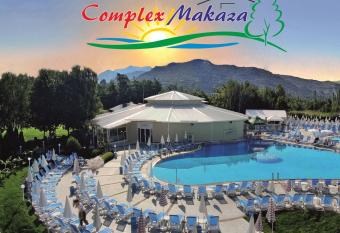 Makaza Complex has Balcony rooms