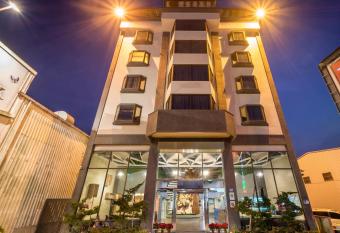 Yadi Hotel allows 18 year olds to book a room