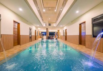 Caroline Guest House has Balcony rooms