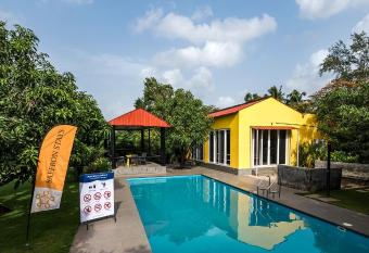 SaffronStays Casa Manga, Karjat - pet-friendly pool villa near ND s Film World and Saltt has Balcony rooms