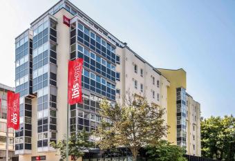 ibis Augsburg Hauptbahnhof allows 18 year olds to book a room