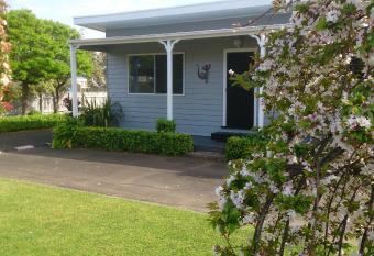 Phillip Island Cottages allows 18 year olds to book a room