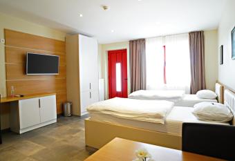 Nava Motel & Storage has Balcony rooms