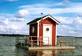 Utter Inn has Balcony rooms