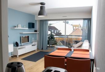 Charmant s  jour au coeur du Touquet has Balcony rooms