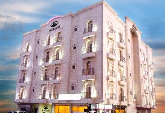 Venice Nights Furnished Apartments has Balcony rooms