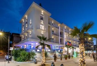 Hotel Lido has Balcony rooms